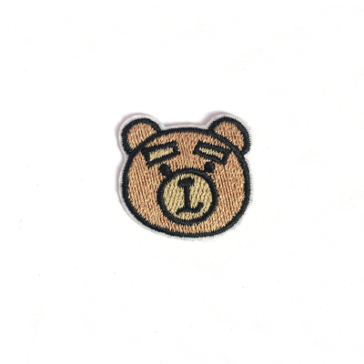 O ODM do OEM bordado personaliza o ferro no tipo Logo Badges do remendo