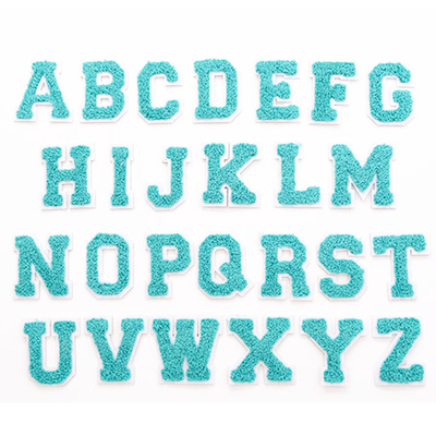 Letras multicoloridos do remendo 26 do bordado do Chenille adesivas para o Hoodie
